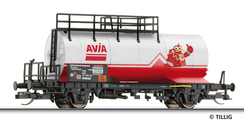 2 axle Tank car AVIA. (Limited edition)<br /><a href='images/pictures/Tillig/14997.jpg' target='_blank'>Full size image</a>